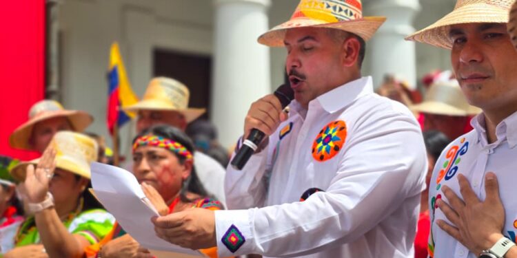 Gobernador declara al Zulia como estado multicultural, realiza anuncios y entrega financiamiento a comunas indígenas