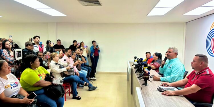Gobernador Luis Caldera: El Zulia participa en la II Consulta Popular Nacional con 582 comunas y circuitos comunales para decidir sobre 4.050 proyectos