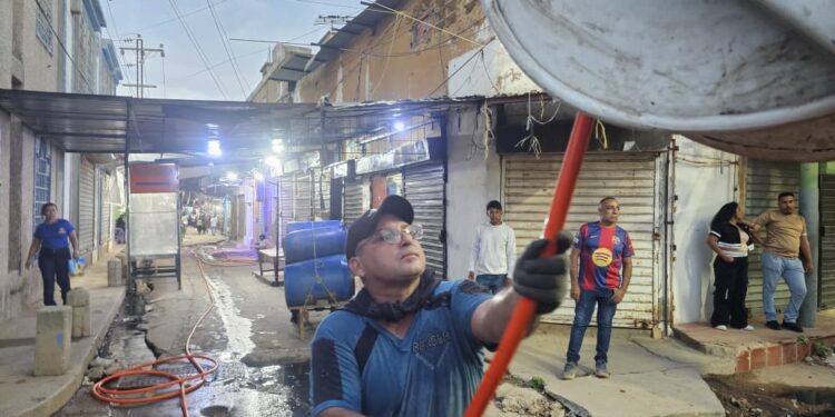 Gobernación del Zulia despliega plan de mantenimiento preventivo y correctivo en el centro de Maracaibo