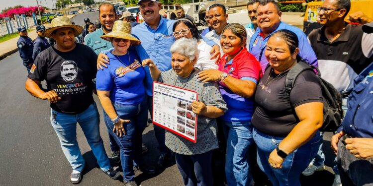 Gobernador Luis Caldera despliega plan de vialidad en el casco central de Maracaibo con 11 mil toneladas de asfalto