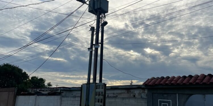 ​​Vecinos del Sector 6 de la Urbanización San Francisco cumplen 10 días sin servicio eléctrico tras explosión de transformadores