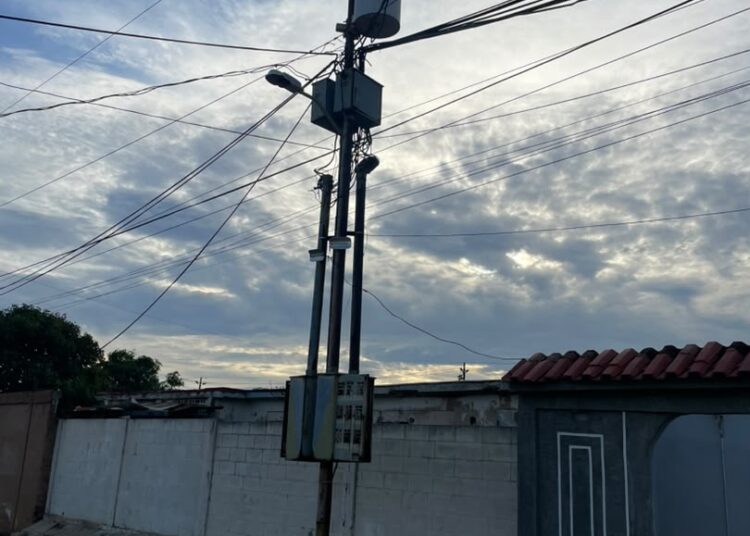 ​​Vecinos del Sector 6 de la Urbanización San Francisco cumplen 10 días sin servicio eléctrico tras explosión de transformadores