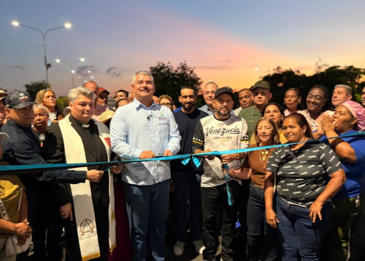 Gobernador Luis Caldera entrega reasfaltado de 11 km del corredor vial Don Manuel Belloso, que conduce al aeropuerto La Chinita
